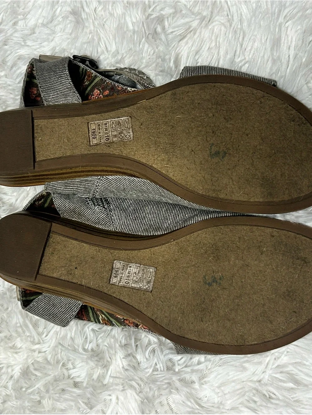 Women's Blowfish Malibu Gray Denim Peep-Toe Sandals snake skin strap